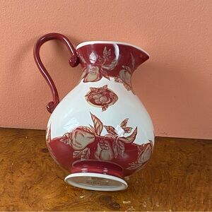 Waverly Garden Room Fruit Toile 64 oz. Pitcher Burgundy White. Vase